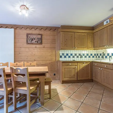Apartment Duplex 10 Pers. Avec Piscine, Et Pied Des Pistes A Martin De Belleville - Fr-1-461-6